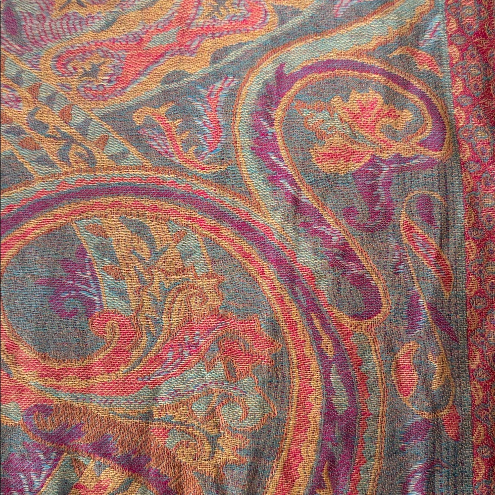 Elegant Paisley Scarf in cool tones Multicolor - Picture 3 of 4